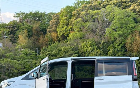 Honda Stepwgn IV, 2021 год, 1 700 000 рублей, 5 фотография