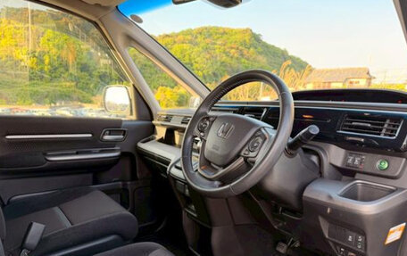 Honda Stepwgn IV, 2021 год, 1 700 000 рублей, 13 фотография