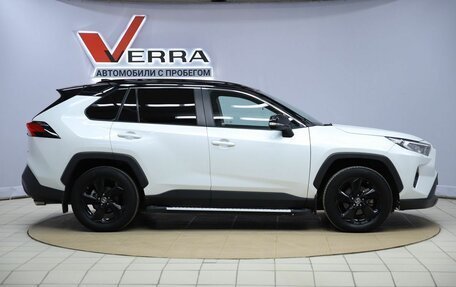 Toyota RAV4, 2022 год, 3 790 000 рублей, 4 фотография