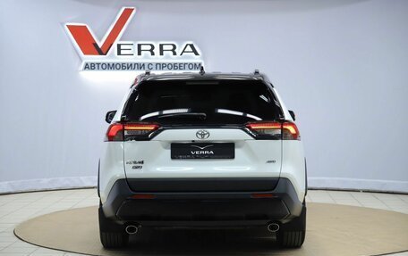 Toyota RAV4, 2022 год, 3 790 000 рублей, 6 фотография