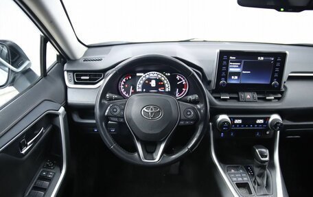 Toyota RAV4, 2022 год, 3 790 000 рублей, 12 фотография