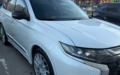 Mitsubishi Outlander III рестайлинг 3, 2017 год, 2 200 000 рублей, 1 фотография