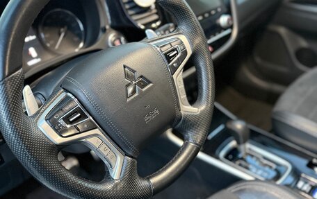 Mitsubishi Outlander III рестайлинг 3, 2017 год, 2 200 000 рублей, 9 фотография