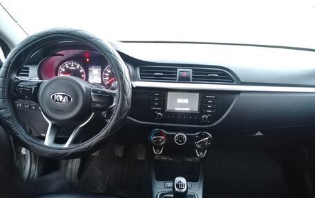 KIA Rio IV, 2018 год, 1 300 000 рублей, 8 фотография