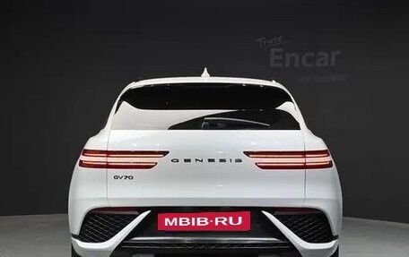 Genesis GV70, 2022 год, 5 990 000 рублей, 4 фотография