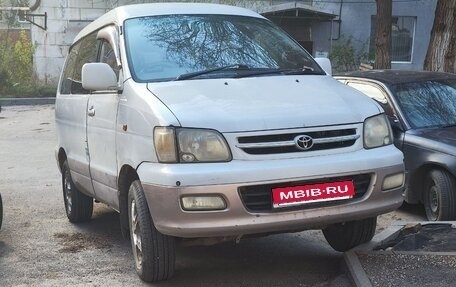 Toyota Town Ace III, 1999 год, 430 000 рублей, 1 фотография