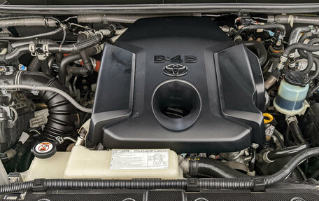 Toyota Land Cruiser Prado 150 рестайлинг 2, 2018 год, 4 600 000 рублей, 9 фотография