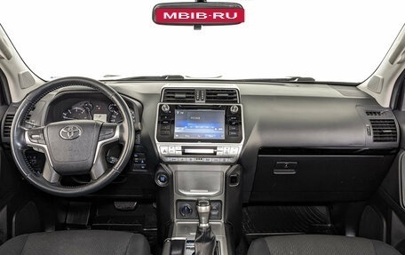 Toyota Land Cruiser Prado 150 рестайлинг 2, 2018 год, 4 600 000 рублей, 14 фотография