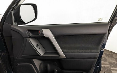 Toyota Land Cruiser Prado 150 рестайлинг 2, 2018 год, 4 600 000 рублей, 25 фотография