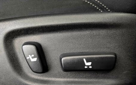 Toyota Land Cruiser Prado 150 рестайлинг 2, 2018 год, 4 600 000 рублей, 28 фотография