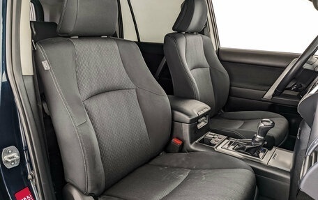 Toyota Land Cruiser Prado 150 рестайлинг 2, 2018 год, 4 600 000 рублей, 24 фотография