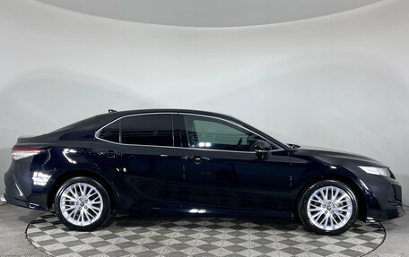 Toyota Camry, 2020 год, 3 120 000 рублей, 4 фотография