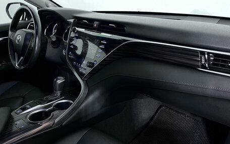 Toyota Camry, 2020 год, 3 120 000 рублей, 10 фотография