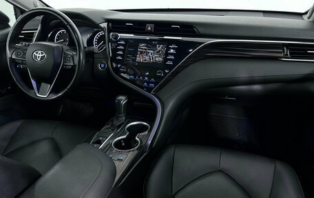 Toyota Camry, 2020 год, 3 120 000 рублей, 9 фотография