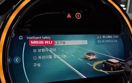 MINI Clubman, 2021 год, 1 935 000 рублей, 13 фотография