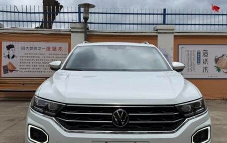 Volkswagen T-Roc I, 2022 год, 1 385 000 рублей, 1 фотография