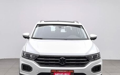 Volkswagen T-Roc I, 2022 год, 1 440 000 рублей, 1 фотография