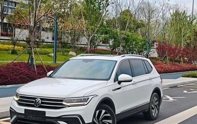 Volkswagen Tiguan II, 2023 год, 2 290 000 рублей, 1 фотография