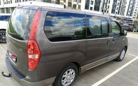 Hyundai H-1 II рестайлинг, 2011 год, 1 300 000 рублей, 7 фотография