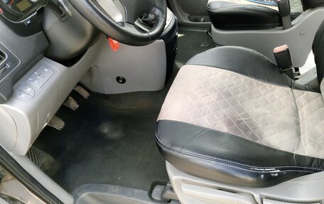 Hyundai H-1 II рестайлинг, 2011 год, 1 300 000 рублей, 10 фотография