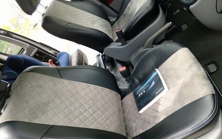 Hyundai H-1 II рестайлинг, 2011 год, 1 300 000 рублей, 12 фотография