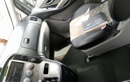 Hyundai H-1 II рестайлинг, 2011 год, 1 300 000 рублей, 11 фотография