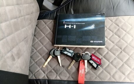 Hyundai H-1 II рестайлинг, 2011 год, 1 300 000 рублей, 17 фотография