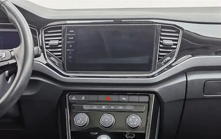 Volkswagen T-Roc I, 2022 год, 1 359 000 рублей, 8 фотография