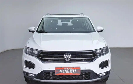 Volkswagen T-Roc I, 2022 год, 1 359 000 рублей, 3 фотография