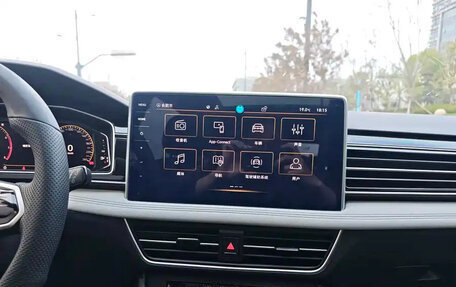 Volkswagen Tiguan II, 2022 год, 2 100 000 рублей, 13 фотография