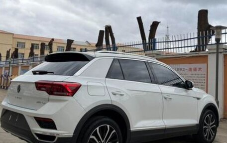 Volkswagen T-Roc I, 2022 год, 1 385 000 рублей, 3 фотография