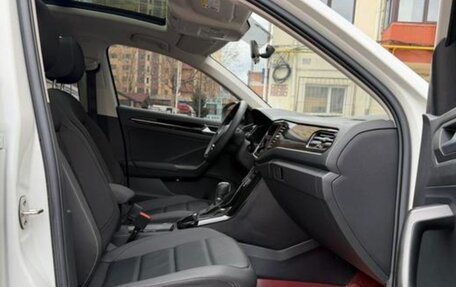 Volkswagen T-Roc I, 2022 год, 1 385 000 рублей, 6 фотография