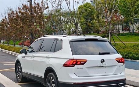 Volkswagen Tiguan II, 2023 год, 2 290 000 рублей, 4 фотография