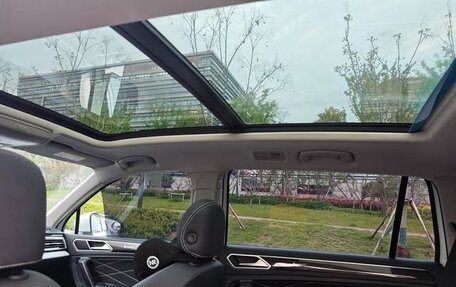 Volkswagen Tiguan II, 2023 год, 2 290 000 рублей, 13 фотография