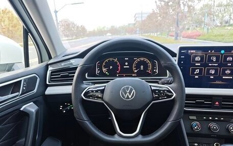 Volkswagen Tiguan II, 2023 год, 2 290 000 рублей, 23 фотография