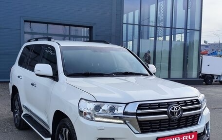 Toyota Land Cruiser 200, 2018 год, 5 750 000 рублей, 3 фотография
