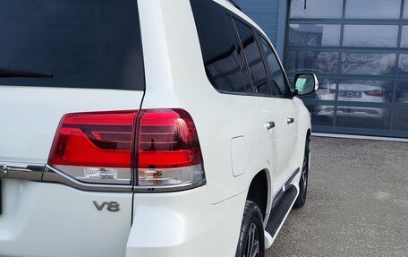 Toyota Land Cruiser 200, 2018 год, 5 750 000 рублей, 6 фотография