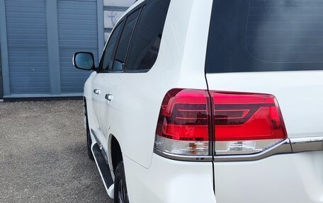 Toyota Land Cruiser 200, 2018 год, 5 750 000 рублей, 7 фотография