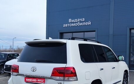 Toyota Land Cruiser 200, 2018 год, 5 750 000 рублей, 5 фотография