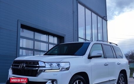 Toyota Land Cruiser 200, 2018 год, 5 750 000 рублей, 14 фотография
