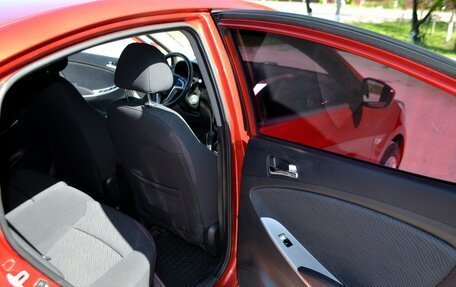 Hyundai Solaris II рестайлинг, 2011 год, 860 000 рублей, 11 фотография