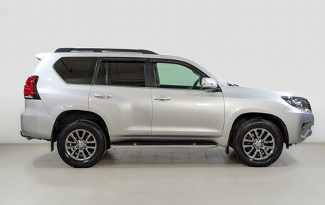 Toyota Land Cruiser Prado 150 рестайлинг 2, 2018 год, 4 400 000 рублей, 4 фотография