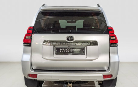 Toyota Land Cruiser Prado 150 рестайлинг 2, 2018 год, 4 400 000 рублей, 6 фотография