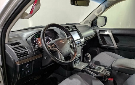 Toyota Land Cruiser Prado 150 рестайлинг 2, 2018 год, 4 400 000 рублей, 15 фотография
