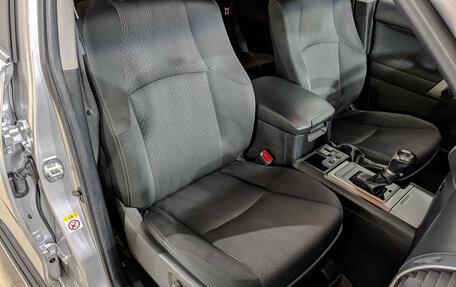 Toyota Land Cruiser Prado 150 рестайлинг 2, 2018 год, 4 400 000 рублей, 24 фотография