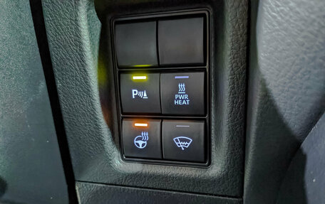 Toyota Land Cruiser Prado 150 рестайлинг 2, 2018 год, 4 400 000 рублей, 27 фотография