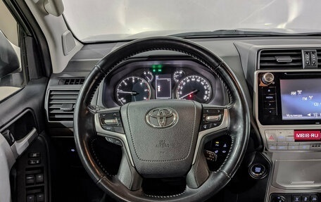 Toyota Land Cruiser Prado 150 рестайлинг 2, 2018 год, 4 400 000 рублей, 22 фотография
