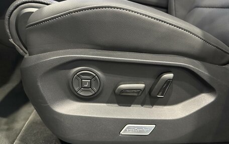 Volkswagen Touareg III, 2024 год, 12 900 000 рублей, 17 фотография