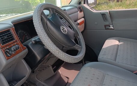 Volkswagen Caravelle T4, 2000 год, 1 620 000 рублей, 10 фотография