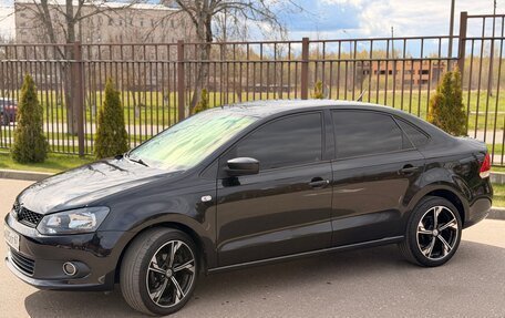 Volkswagen Polo VI (EU Market), 2012 год, 875 000 рублей, 2 фотография